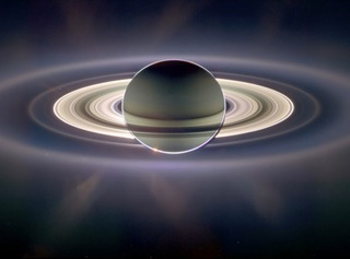 saturn-eclipse-100810-595x440