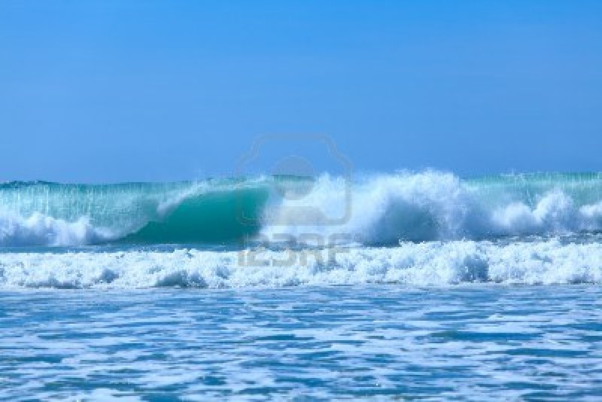 10367401-atlentic-ocean-waves-near-biarritz-france