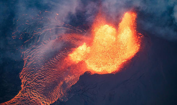 Hawaii-volcano-eruption-fissure-8-968267